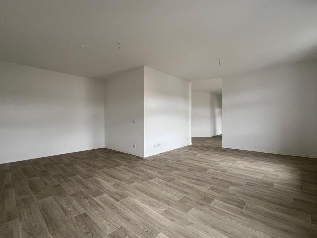 Frisch renoviert… neuer Bodenbelag… – ID 2682