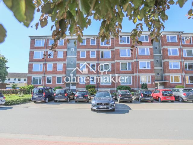 Frisch renoviert & neuwertig: Charmante 2 Zimmer Wohnung mit Loggia in Barmstedt
