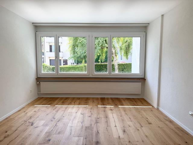 Frisch renoviert neuwertige 4.5 Zimmer Erdgeschosswohnung in Horgen!