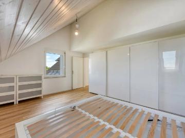 frisch renoviert DG Maisonette Galerie Fußboden Heizung 2 Bäder Balkon mit Fernblick inklusive Einbauküche