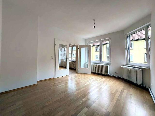 Frisch renoviert: helle 3 Zimmer Wohnung mit neuer Einbauküche, Balkon & Parkett in Lehe