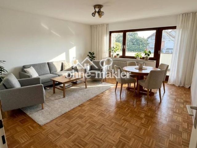 Frisch renoviert: helle 3 Zimmer Wohnung mit sonnigem Balkon