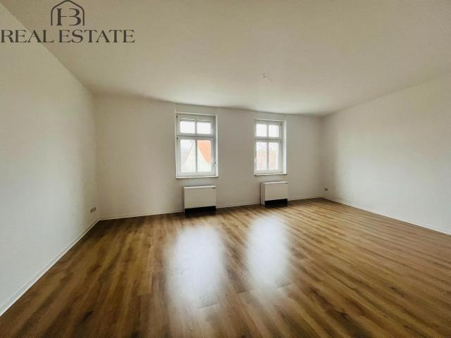 Frisch renoviert, ruhig und idyllisch gelegen und mit Balkon!