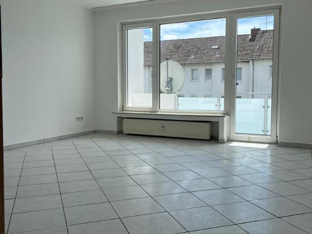 Frisch renoviert & sofort bezugsfertig, 3 Zimmer Wohnung mit Balkon, Stellplatz & Keller in Bünde