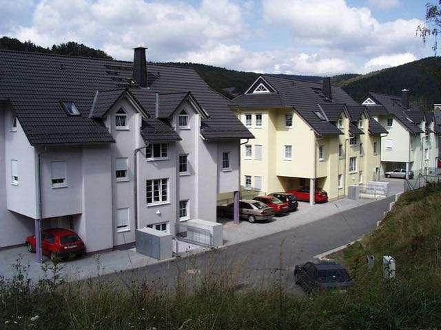 Frisch renoviert, sonnige Hanglage mit Blick ins Tal