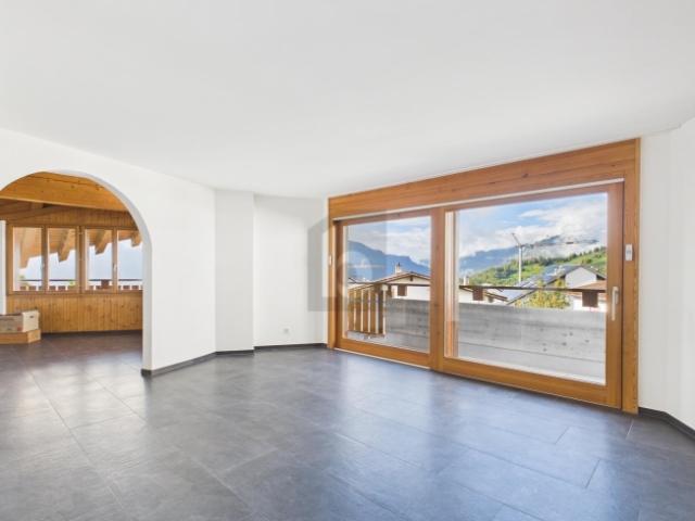 FRISCH RENOVIERT UND LICHTDURCHFLUTET