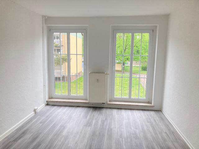 Frisch renoviert zwei Zimmer in RSL!