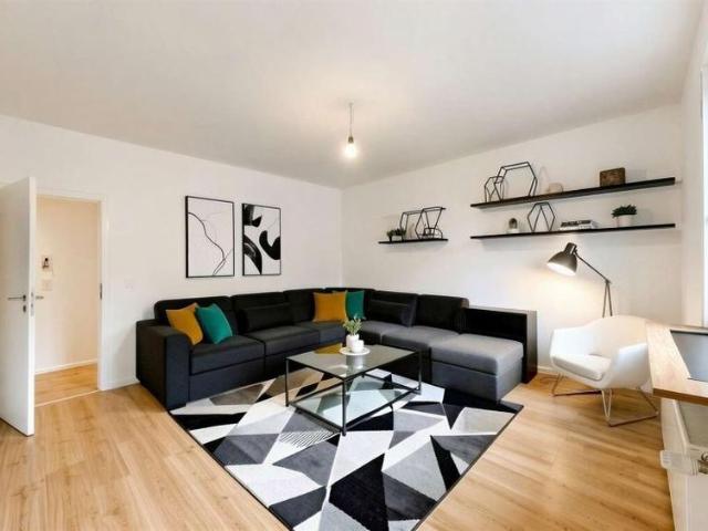 Frisch renoviert, zentrumsnah, großzügig 3 Zimmer Wohnung mit EBK