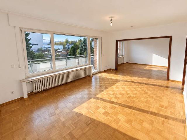 Frisch renoviert: 100 m² mit Balkon, neuer Küche & Garage