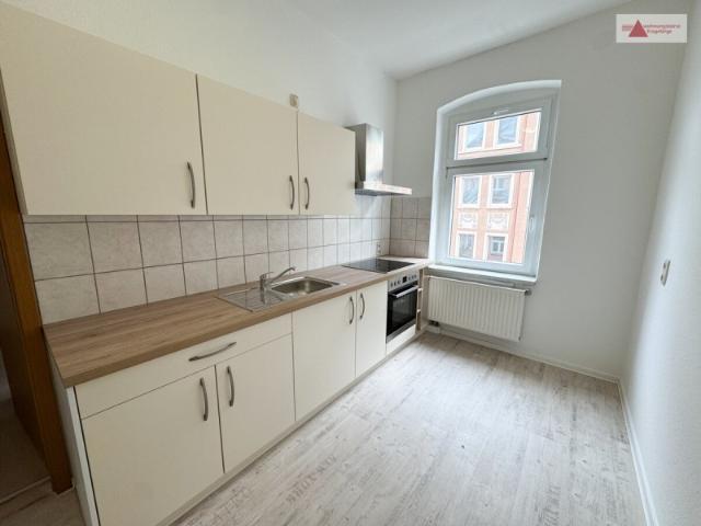 Frisch renoviert! 2 Raum Wohnung mit neuer Einbauküche