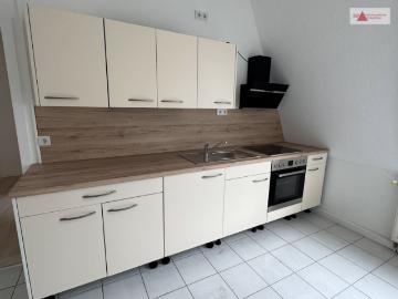 Frisch renoviert! 2 Raum Wohnung mit neuer Einbauküche