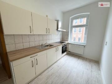 Frisch renoviert! 2 Raum Wohnung mit neuer Einbauküche