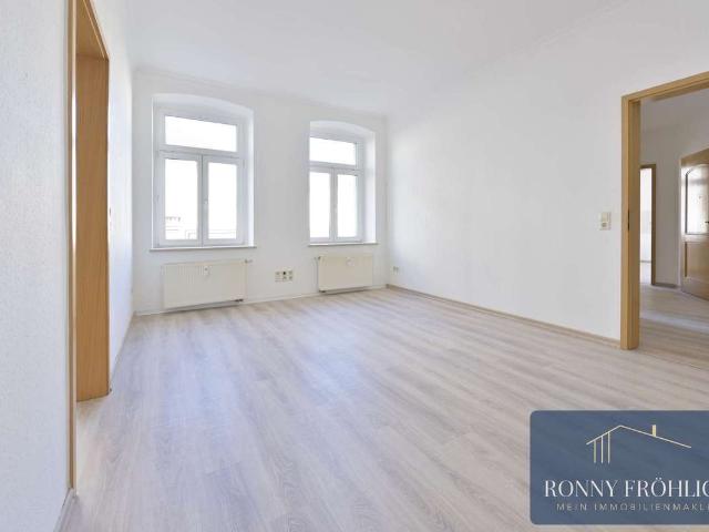 Frisch renoviert: 2 Raum Wohnung in Meerane – Aufzug inklusive!