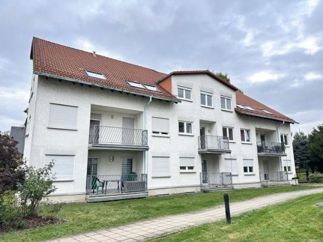 Frisch renoviert! 2 Raumwhg. mit Balkon, TG Stpl. duplex, saniert, Neubau 1997!