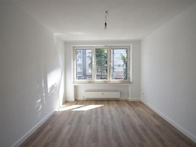 Frisch renoviert! 2 Zimmer Wohnung mit Balkon