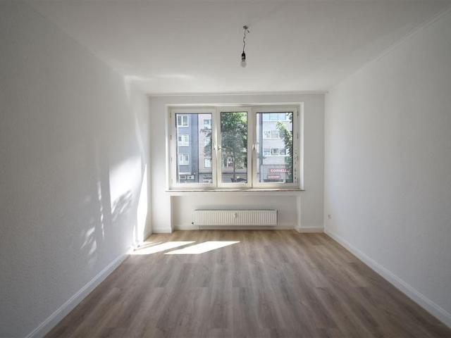 Frisch renoviert! 2 Zimmer Wohnung mit Balkon