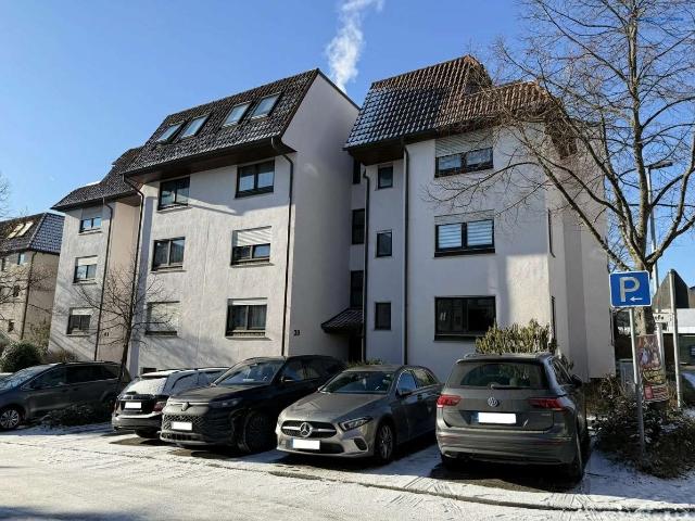Frisch renoviert: 3 Zimmer Wohnung mit Terrasse, Gartenanteil und Tiefgaragenstellplatz in WN