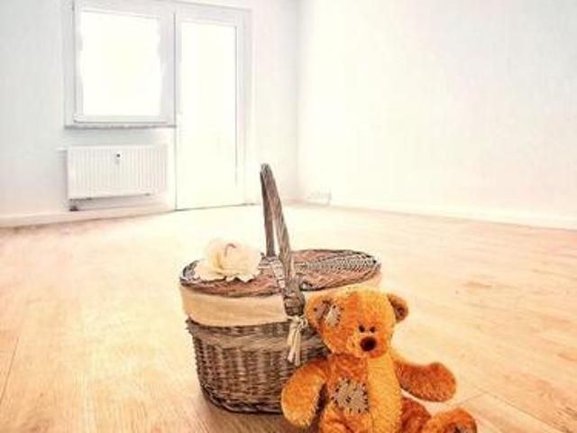 Frisch renoviert* 4 Zimmer mit Balkon