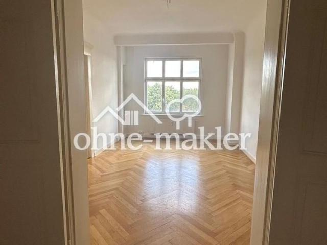 Frisch renoviert: 4 Zimmer Whg. mit franz. Balkon am Rande des Paulusviertels