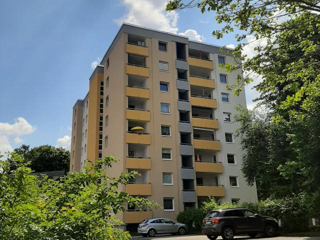 Frisch renoviert! 4 Zimmer Wohnung ab November zu beziehen!