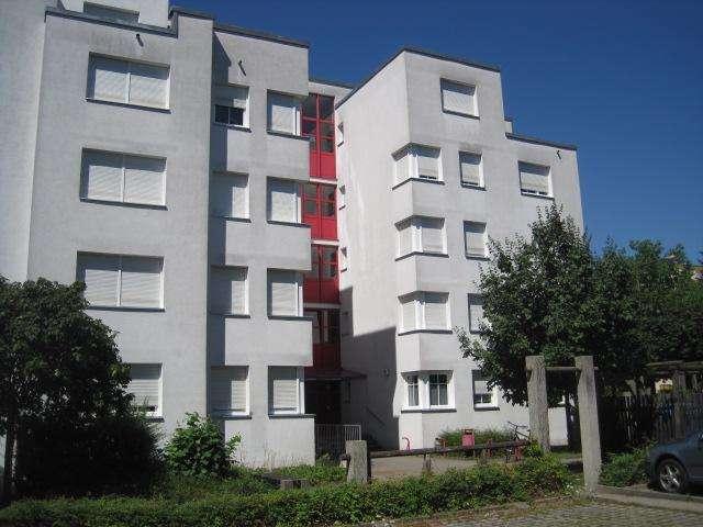 Frisch renovierte 4 Zimmer Wohnung mit Terrasse in grüner Wohnlage