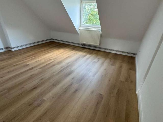 Frisch renovierte 4 Zimmer Dachgeschosswohnung in zentraler und ruhiger Lage von Eisenach