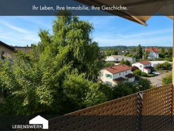 Frisch renovierte 4.5 Zimmer Wohnung mit Ausblick ins Grüne