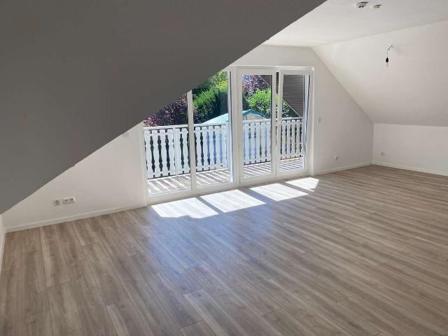 Frisch renovierte 100 m² Dachgeschosswohnung in Iserlohn‑Roden – ruhige Lage, moderne Ausstattung