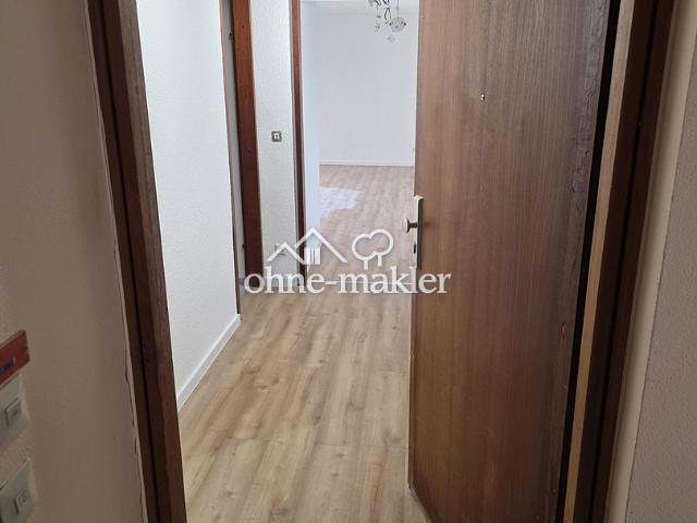 Frisch renovierte 1 Zimmer Wohnung mit Wintergarten & Stellplatz in Ludwigsburg Neckarweihingen