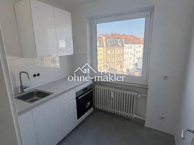 Frisch renovierte 1 Zimmer Wohnung mit Balkon und Einbauküche
