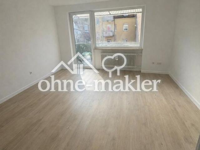 Frisch renovierte 1 Zimmer Wohnung mit Balkon und Einbauküche