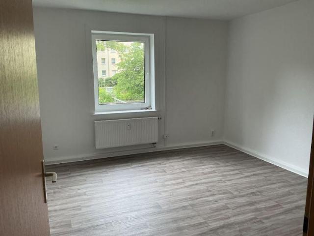 Frisch renovierte 2 Raum Wohnung mit barrierearmem Duscheinstieg