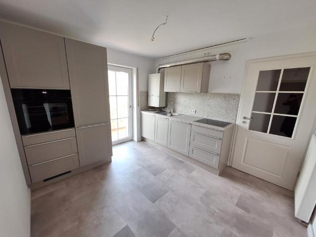 Frisch renovierte 2 Zi, Balkon, Parkett, EBK, neben Engl Garten