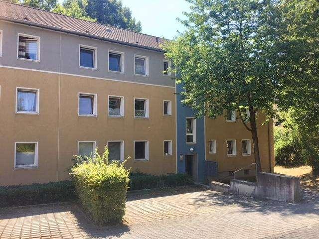 Frisch renovierte 2 Zi. Whg. mit Tageslichtbad und Balkon