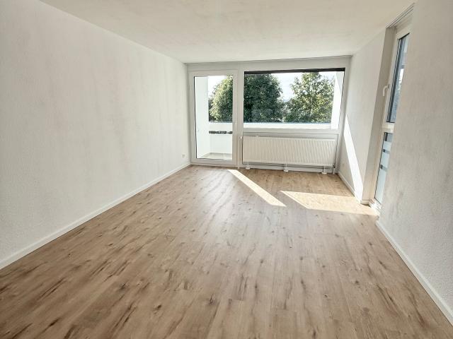 Frisch renovierte 2 Zimmer Wohnung mit 2 x Balkon zu vermieten