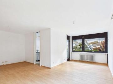 Frisch renovierte 2 Zimmer Wohnung mit Balkon in ruhiger Lage – Ideal für Singles oder Paare!