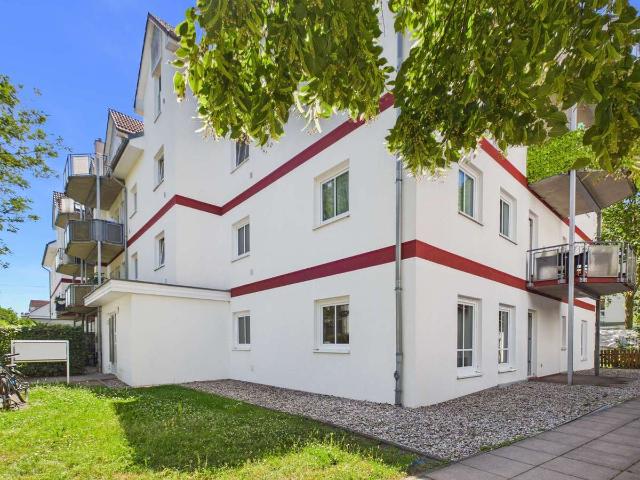 Frisch Renovierte 2 Zimmer Wohnung mit Gartenzugang