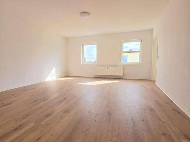 Frisch renovierte 2 Zimmer Wohnung mit neuem Bad, Magdeburg Alte Neustadt W20