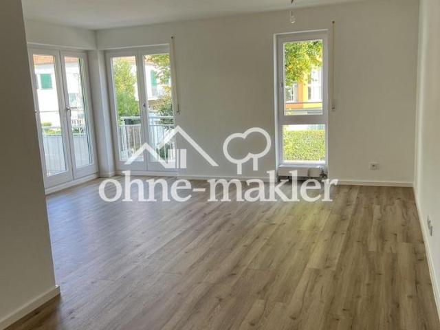 Frisch renovierte 2 Zimmer Wohnung mit neuer Einbauküche und Balkon in Sendling Westpark