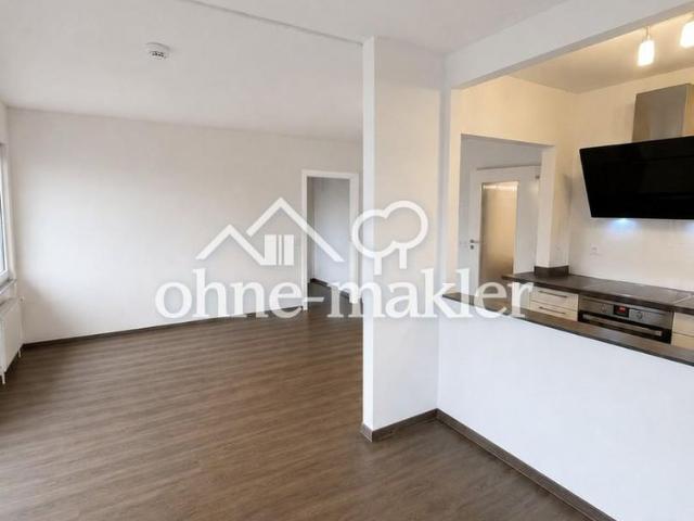 Frisch renovierte 2 Zimmer Wohnung mit Südostbalkon & Einbauküche