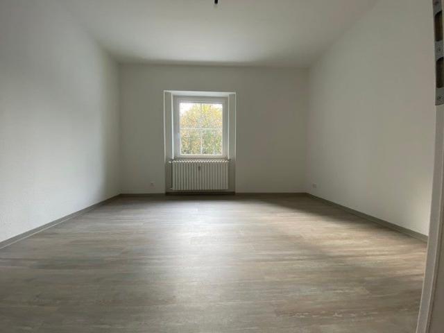 Frisch renovierte 2 Zimmer Wohnung am Waldrand