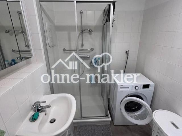 Frisch renovierte 2 Zimmer Wohnung/ Einbauküche/ bodentiefe Dusche/ bezugsfrei ab 01.09.2026