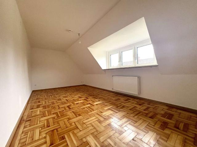 frisch renovierte 2 Zimmer Dachgeschosswohnung in Rosenheim