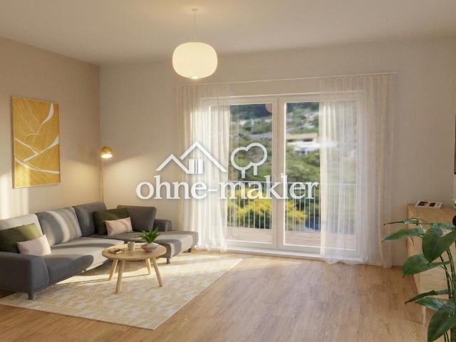 Frisch renovierte 2,5 ZKB Wohnung mit Balkon, Speisekammer, Terrasse und Gartenanteil