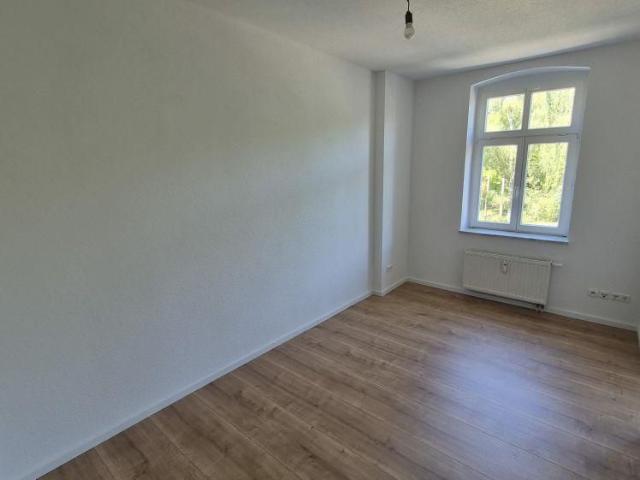+ + frisch renovierte 2,0 Zimmerwohnung mit Balkon! + +