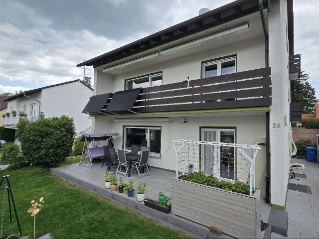 Frisch renovierte 2.5 Zimmer Wohnung in ruhiger Wohnlage