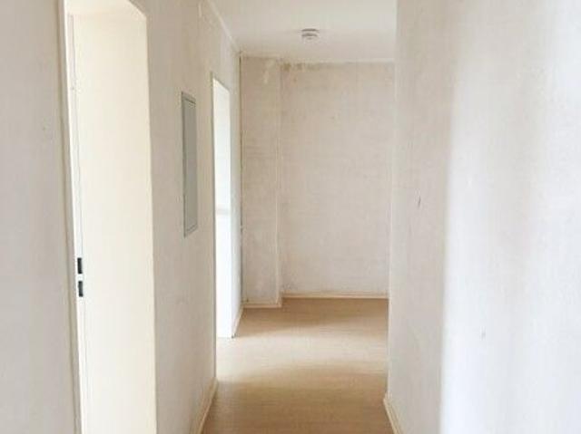 Frisch renovierte 3 Raumwohnung mit Balkon und Garage in Glauchau OT Niederlungwitz