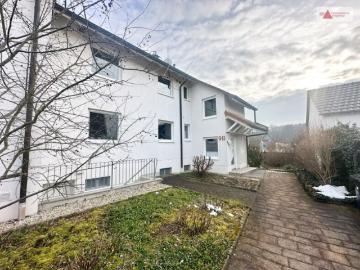 Frisch renovierte 3 Raumwohnung mit Balkon und Garage in Glauchau OT Niederlungwitz