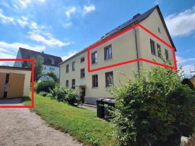 Frisch renovierte 3 Raum Wohnung in Lengenfeld mit Garage, Gartenbreich, Keller & Dachkammer