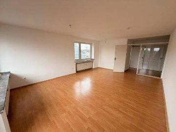 Frisch renovierte 3 Zimmer Wohnung mit Balkon, Wohnen mit Platz für ein Homeoffice